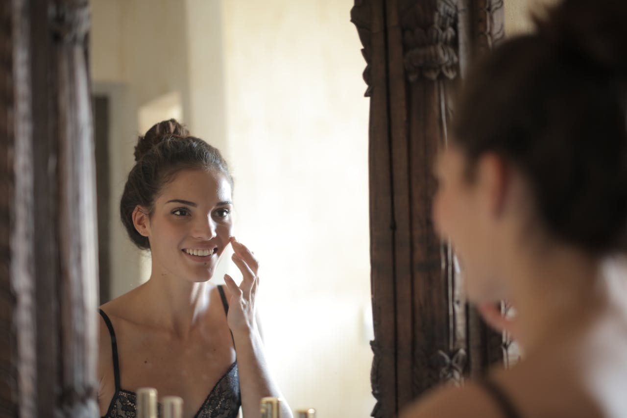Face Forward: The Ultimate 7-Step Skincare Routine for a Glowing Complexion